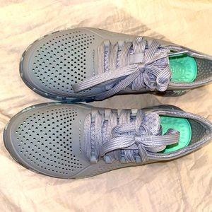 Crocs Tennis Shoes Gray